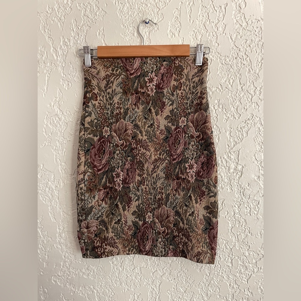 EXPRESS Vintage 90s Tapestry Floral Bodycon Pencil Skirt